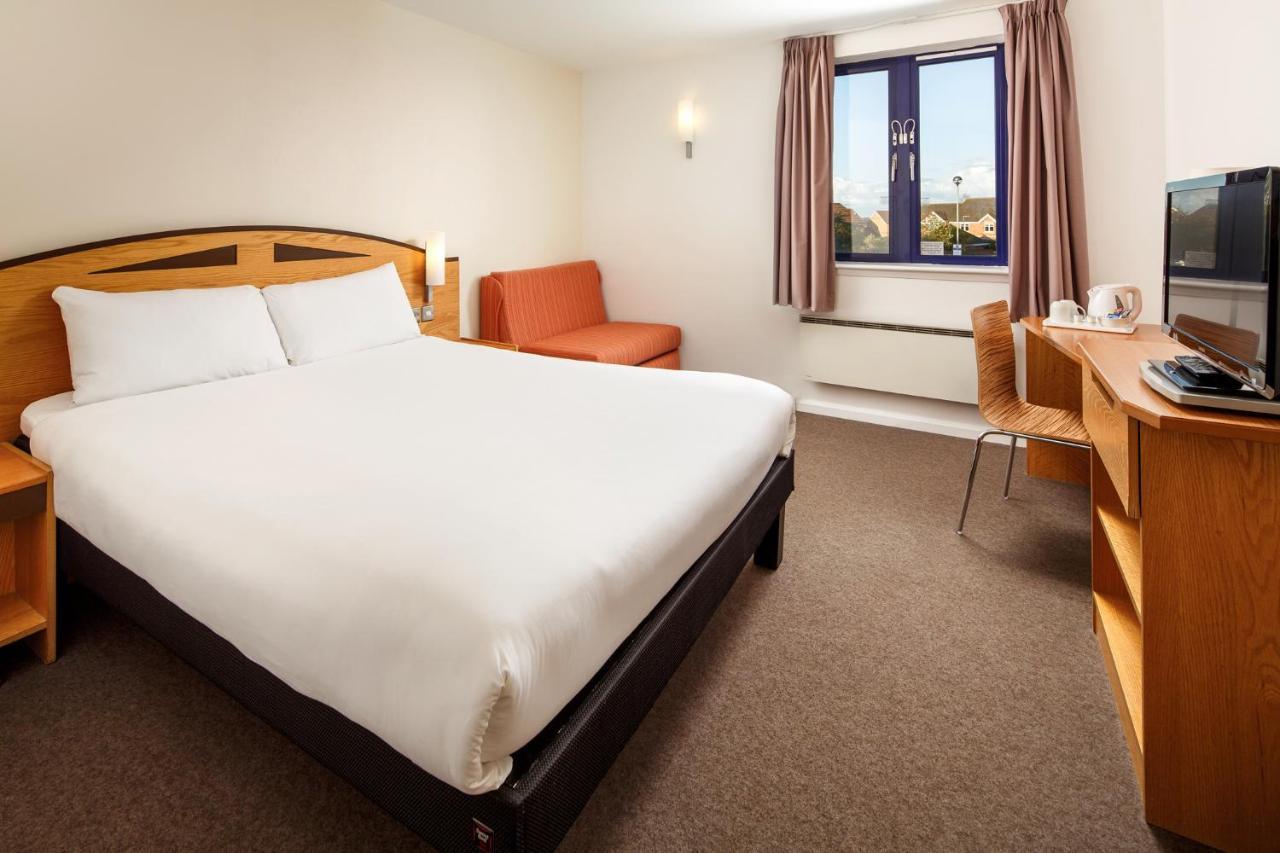 Ibis Wellingborough Hotel Екстериор снимка
