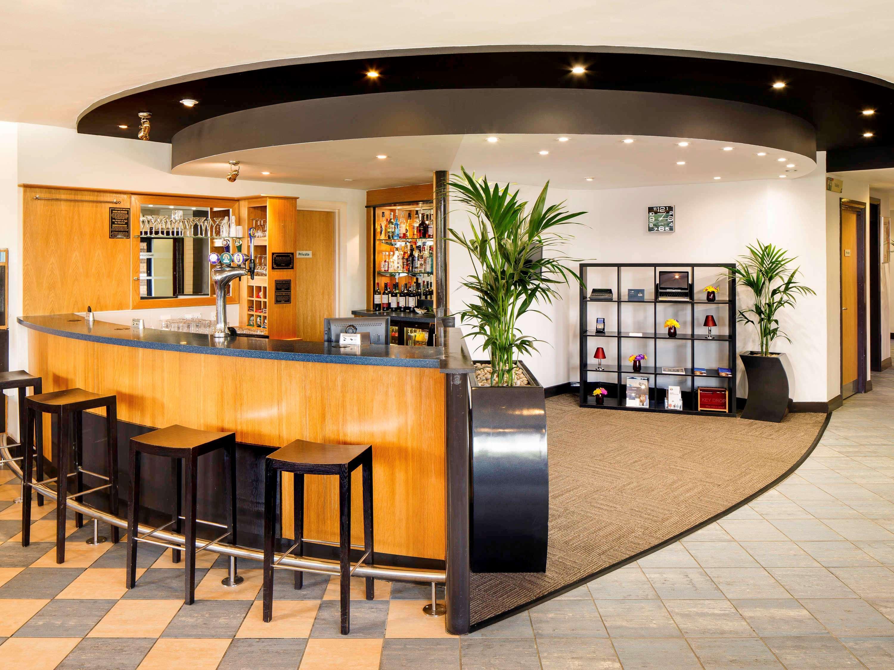 Ibis Wellingborough Hotel Екстериор снимка