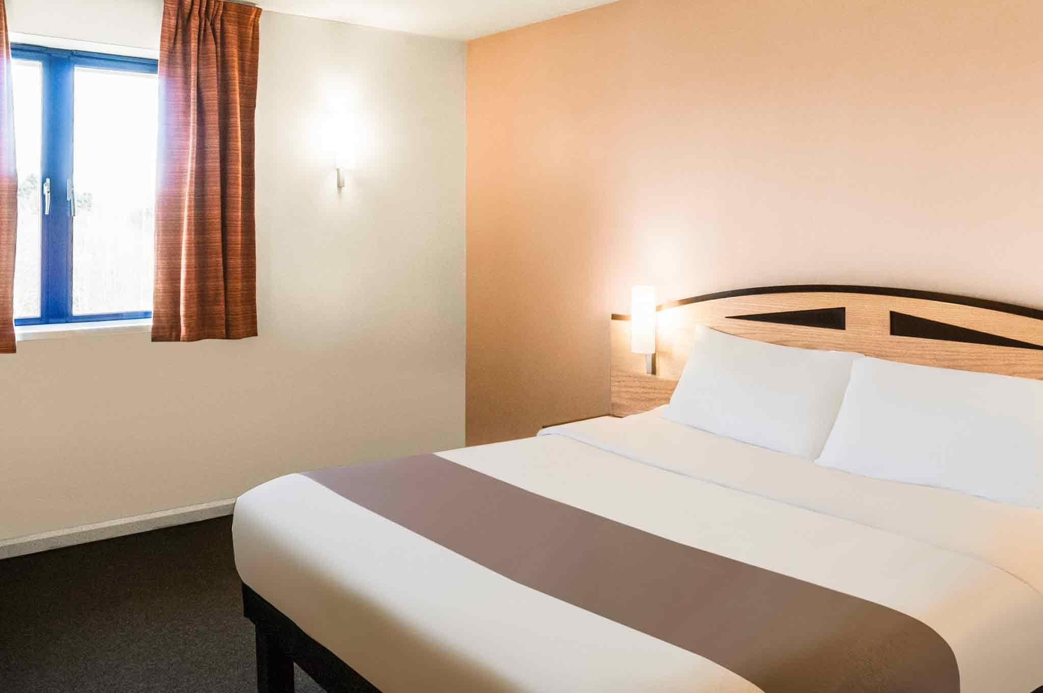 Ibis Wellingborough Hotel Екстериор снимка