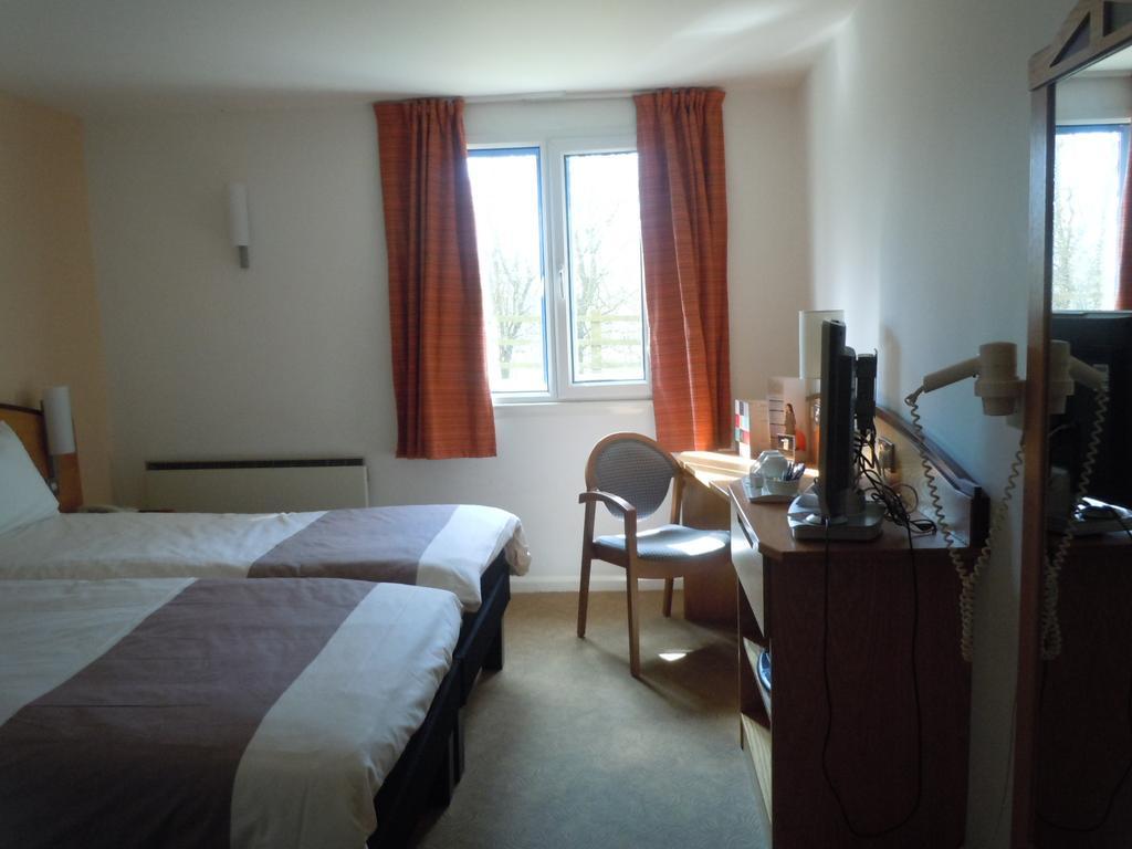 Ibis Wellingborough Hotel Екстериор снимка
