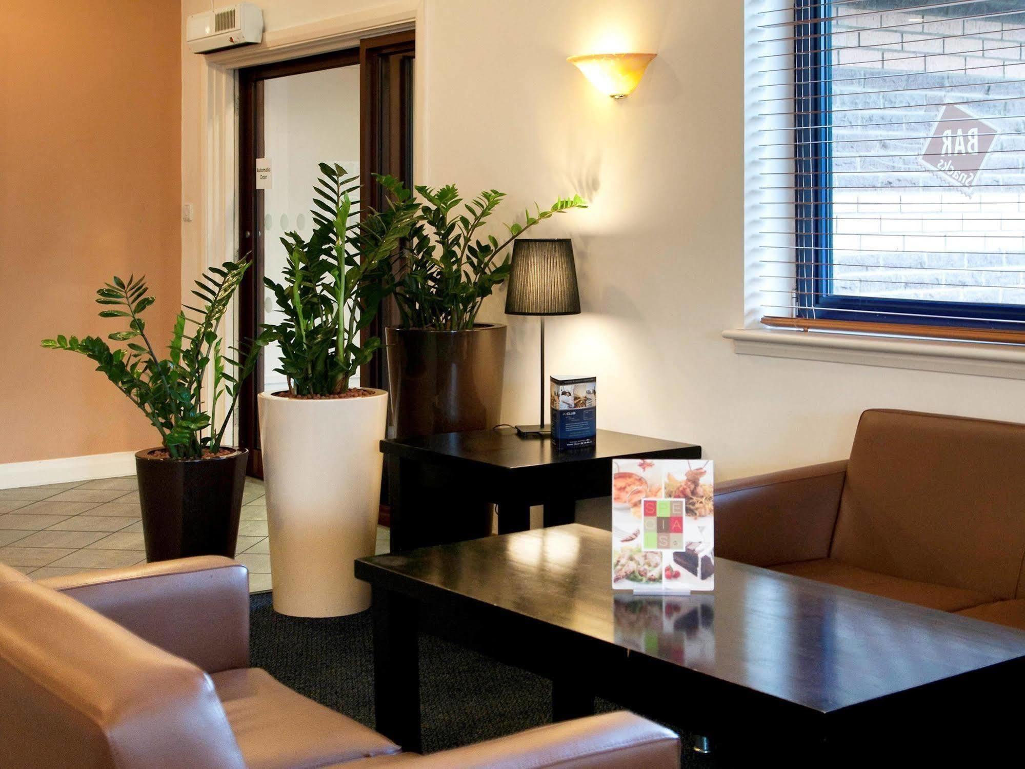 Ibis Wellingborough Hotel Екстериор снимка