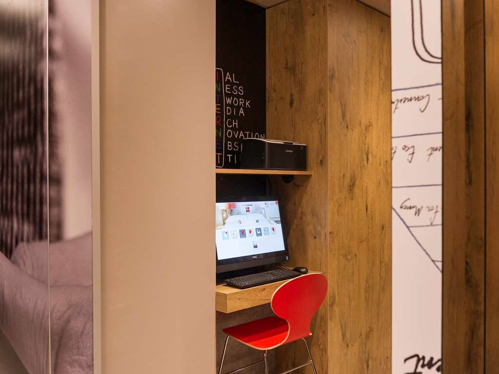 Ibis Wellingborough Hotel Екстериор снимка
